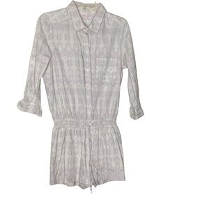 𝅺VICTORIA’S Secret long sleeve romper. Ties at the waist. Size 8